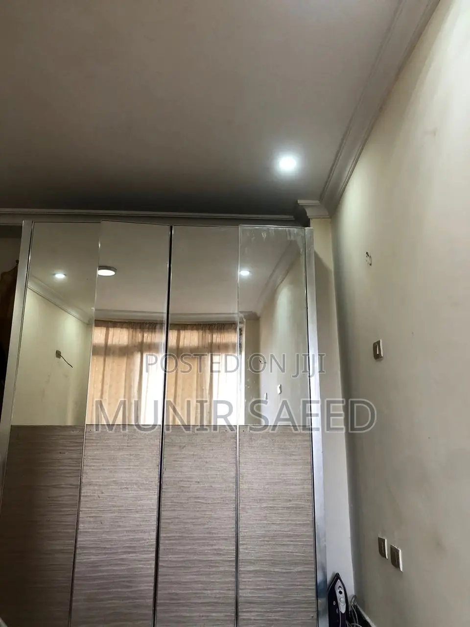 Imported Home Center Wardrobe (የቤት ማዕከል ቁም ሣጥን)