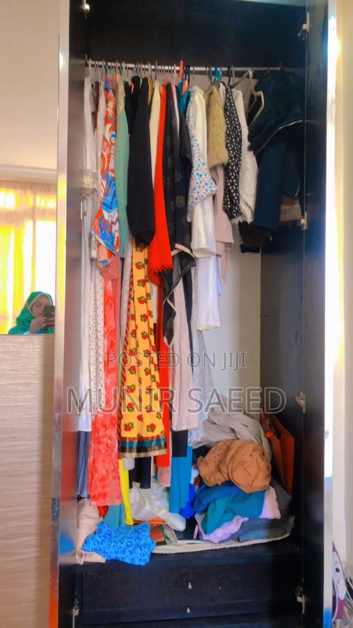 Imported Home Center Wardrobe (የቤት ማዕከል ቁም ሣጥን)