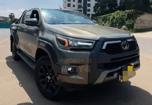 Toyota Hilux 2022 Gold