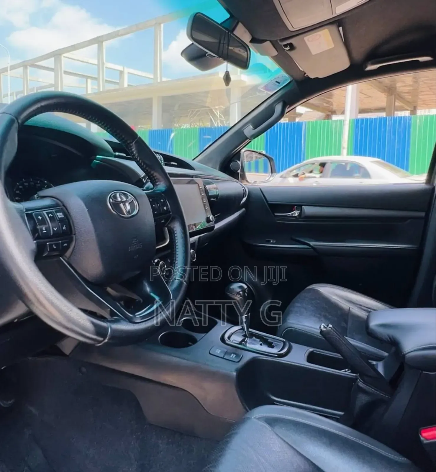 Toyota Hilux 2022 Gold