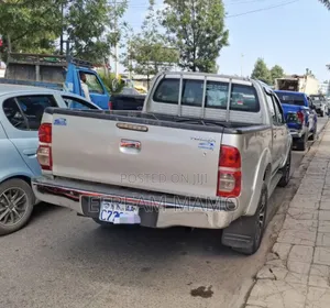 Toyota Hilux 2015 Gold