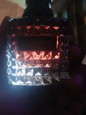 Valentino Donna Born in Roma Intense