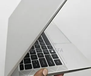 New Laptop HP EliteBook 830 G8 16GB Intel Core I7 SSD 512GB