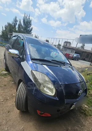 Photo - Toyota Yaris 1.0 VVT-i 2008 Blue