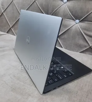 New Laptop Dell XPS 13 9370 8GB Intel Core I5 SSD 512GB