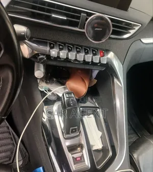 Peugeot 5008 2020 Gray