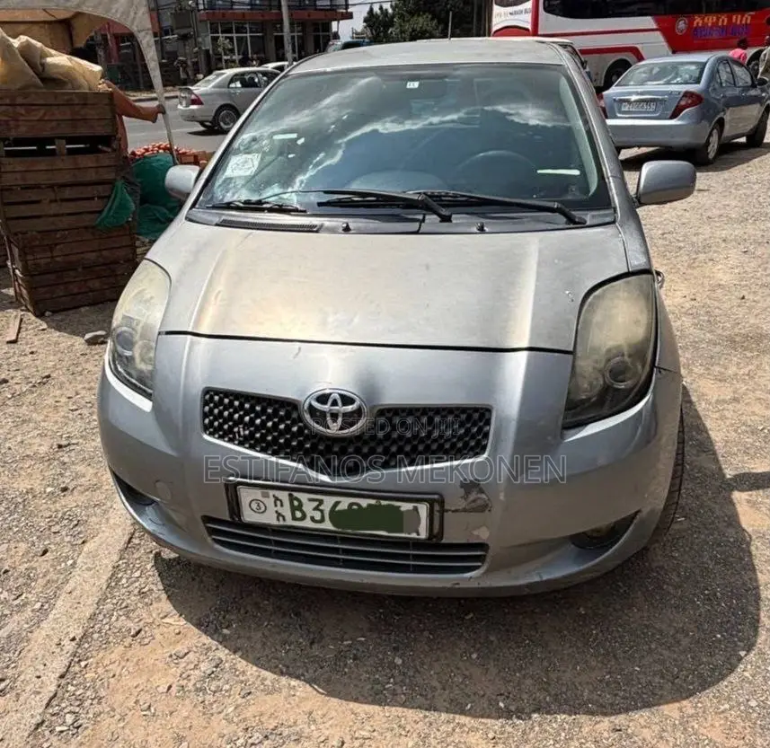 Toyota Yaris 1.0 2006 Gray