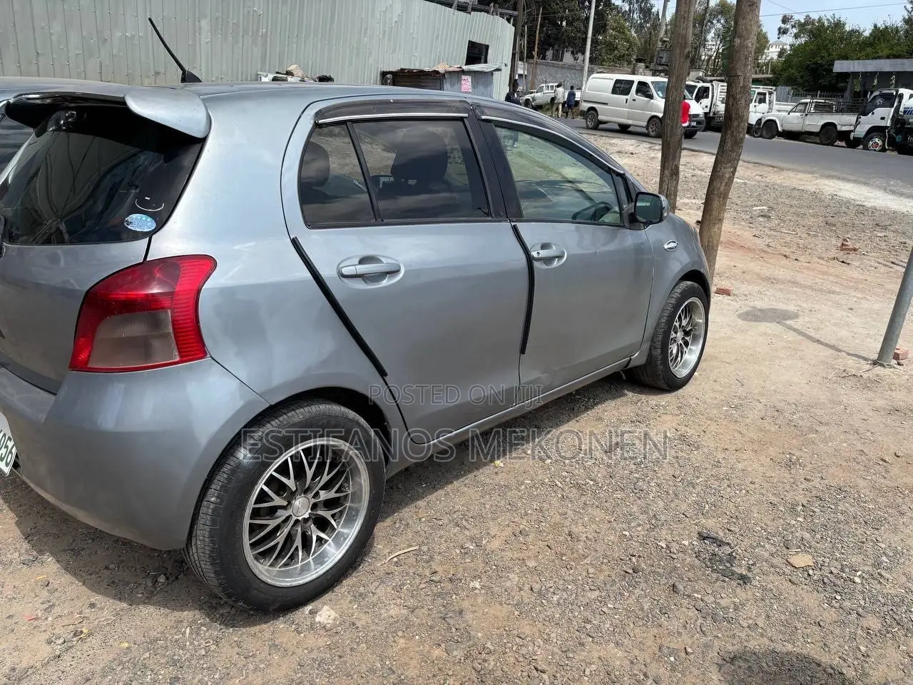 Toyota Yaris 1.0 2006 Gray