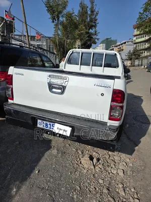 Toyota Hilux 2013 White