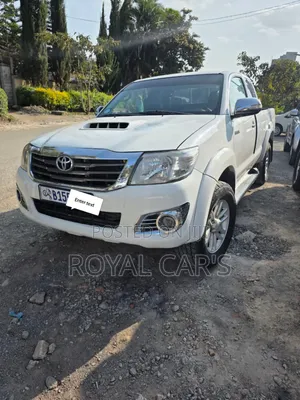 Toyota Hilux 2013 White