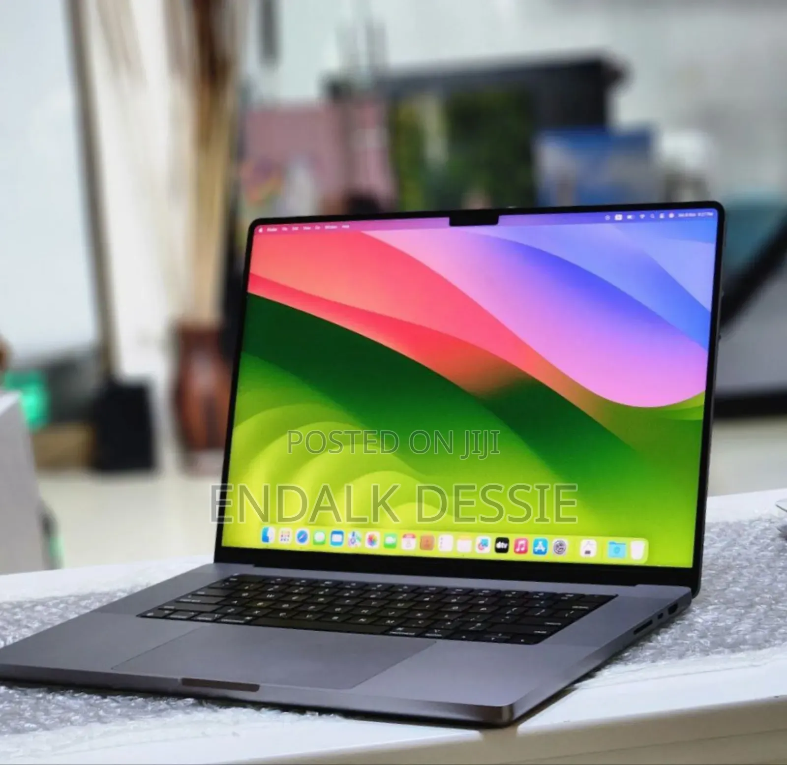 New Laptop Apple MacBook Pro M1 32GB Apple M1 Pro SSD 256GB