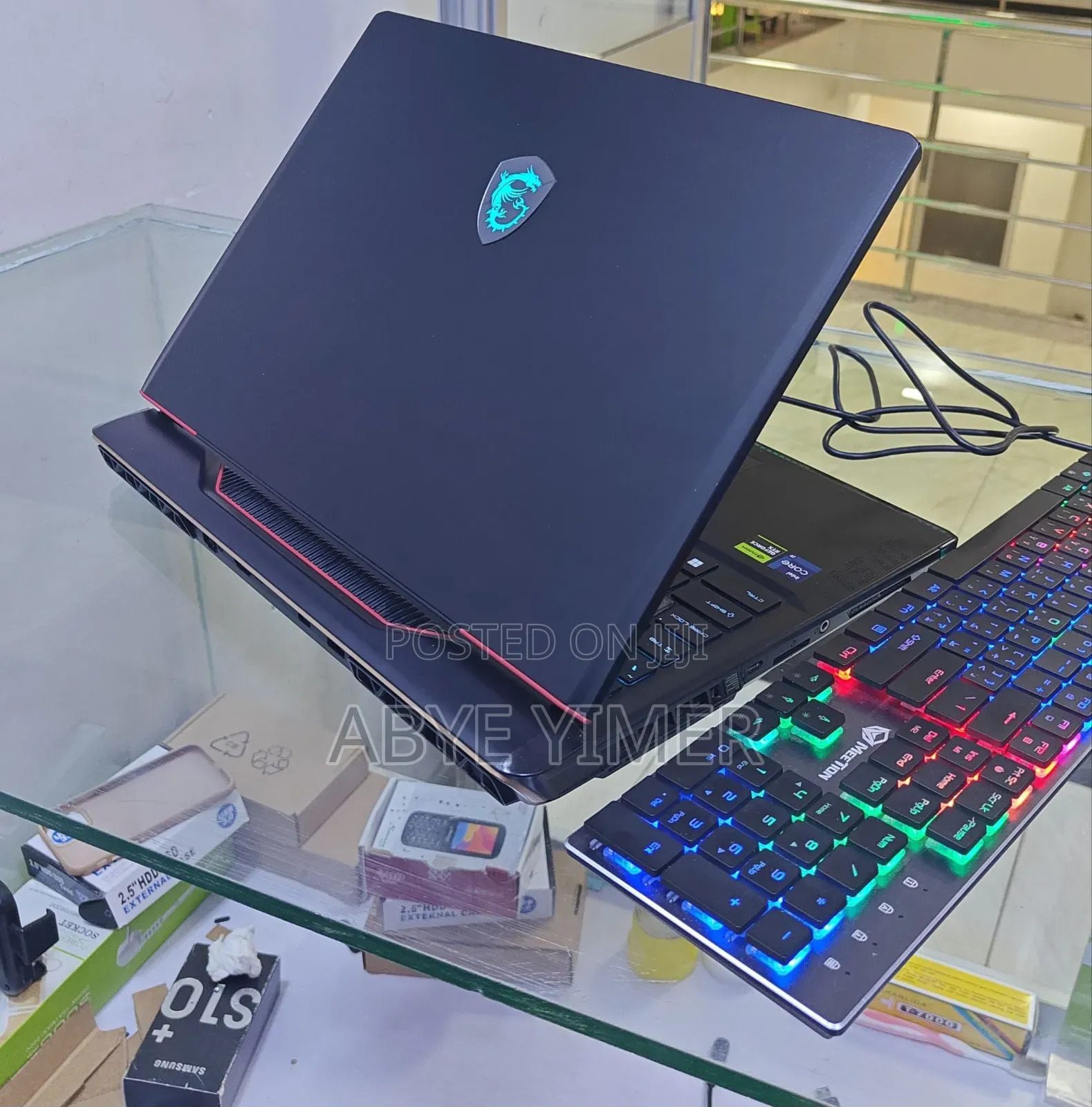 New Laptop MSI Raider GE68HX 13vi-202us 32GB Intel Core I9 SSD 1T