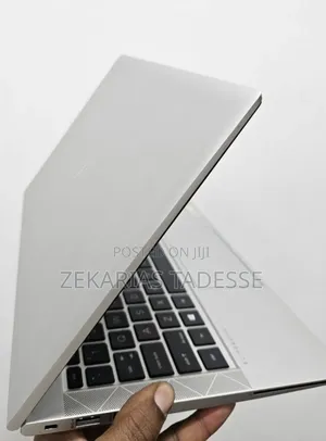 New Laptop HP EliteBook 830 G8 16GB Intel Core I7 SSD 512GB