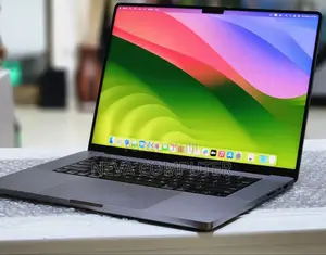 New Laptop Apple MacBook Pro M1 32GB AMD A10 SSD 512GB