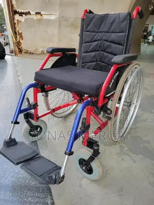 Photo - Portable Folding Wheelchair血፼high Tread, Flat Free Wheels//Wheelchair