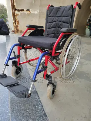 Normal Wheelchair耹黛wheelchair/昍it Easy to Get in and Out of the Seat