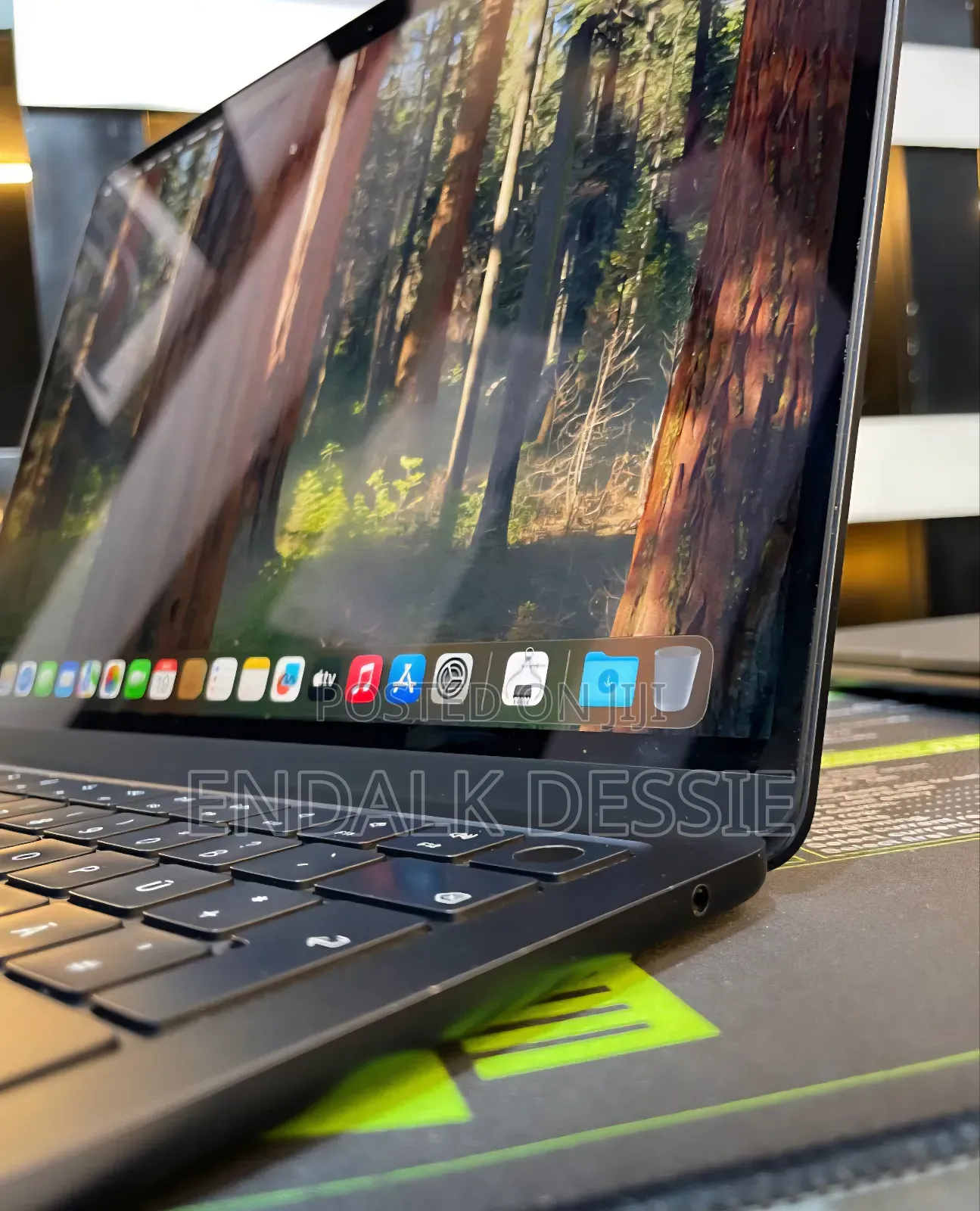 New Laptop Apple MacBook Air 2022 M2 24GB SSD 1T