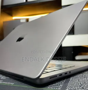 New Laptop Apple MacBook Pro M1 32GB Apple M1 Pro SSD 512GB