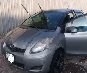 Toyota Yaris 2009 Silver