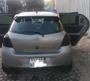 Toyota Yaris 2009 Silver