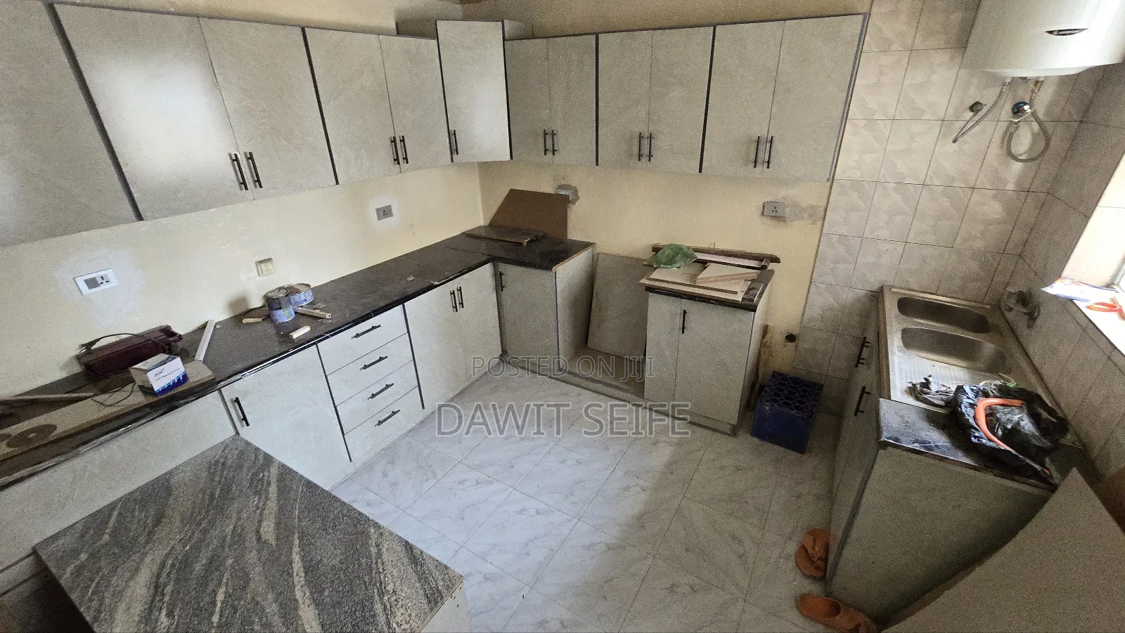 5bdrm House in Yeka for rent