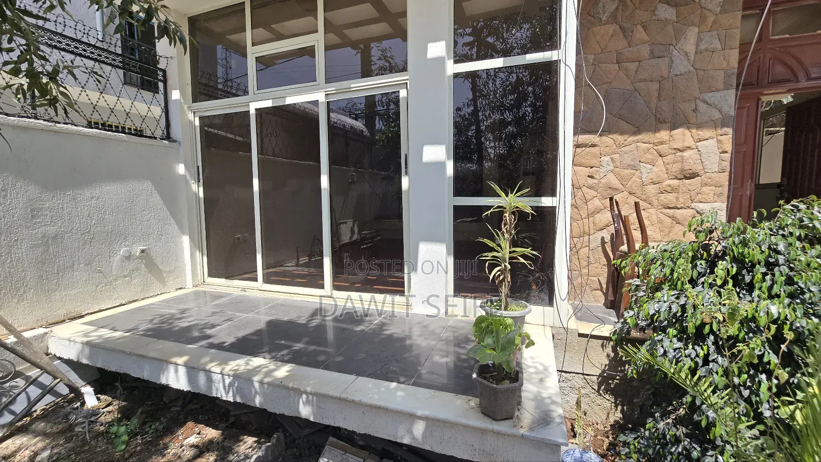 5bdrm House in Yeka for rent