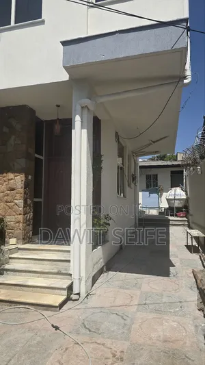 5bdrm House in Yeka for rent