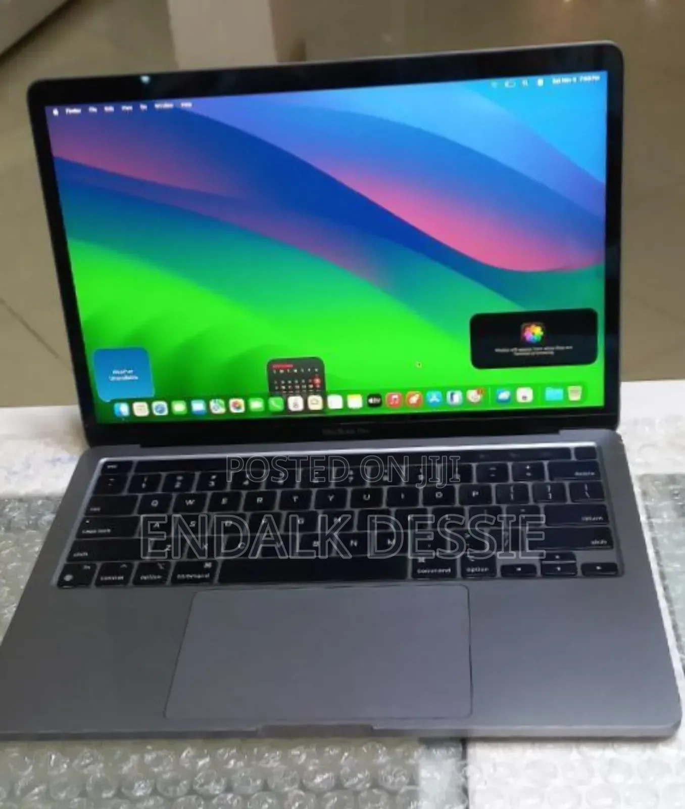 New Laptop Apple MacBook Pro M1 16GB Apple M1 Pro SSD 256GB