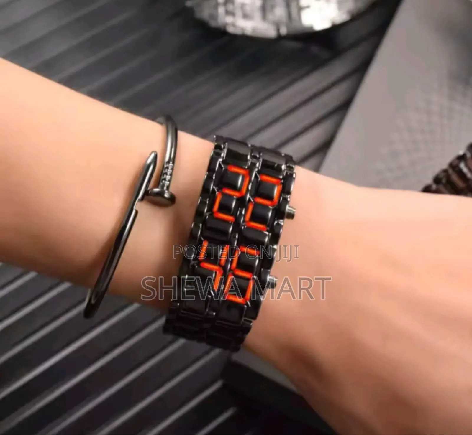 Simple Men's Digital Lava Wrist Watch Men Black Gull Metal Red Blue Le