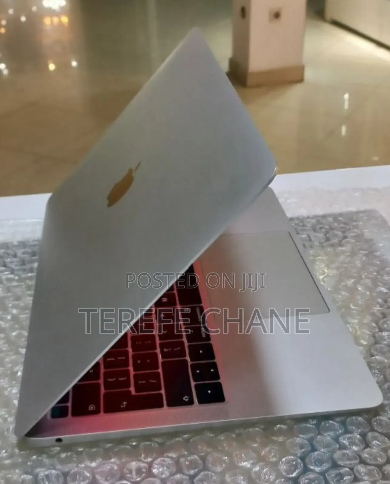 New Laptop Apple MacBook 2018 8GB Intel Core i5 SSD 128GB