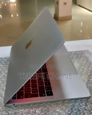 New Laptop Apple MacBook 2018 8GB Intel Core i5 SSD 128GB