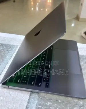 New Laptop Apple MacBook Pro M1 16GB Intel Core I5 SSD 256GB