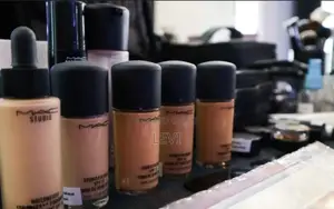 Photo - Mac Foundation and Powder