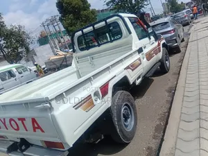 Toyota Land Cruiser 2008 White