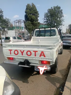 Toyota Land Cruiser 2008 White