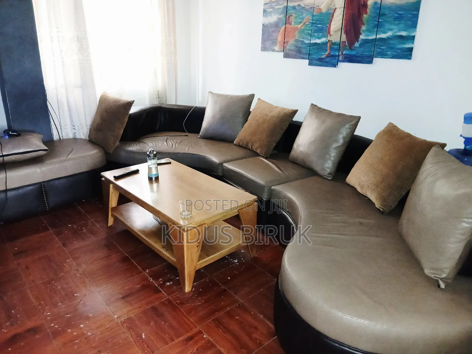 Solina Sofa With Table