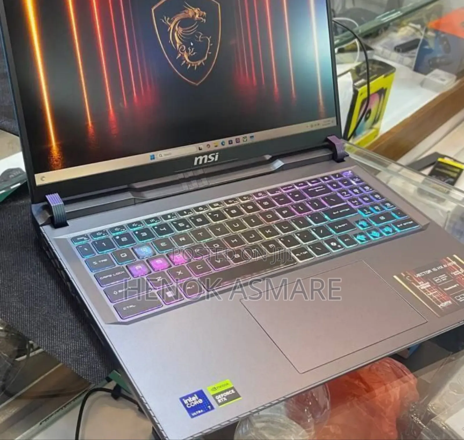 New Laptop MSI Vector 16 HX AI A2XWIG 16GB Intel Core Ultra 7 SSD 1T