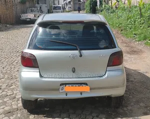 Toyota Vitz 2001 Silver