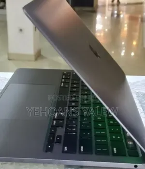 New Laptop Apple MacBook Pro 2020 M1 16GB Apple M1 Pro SSD 256GB