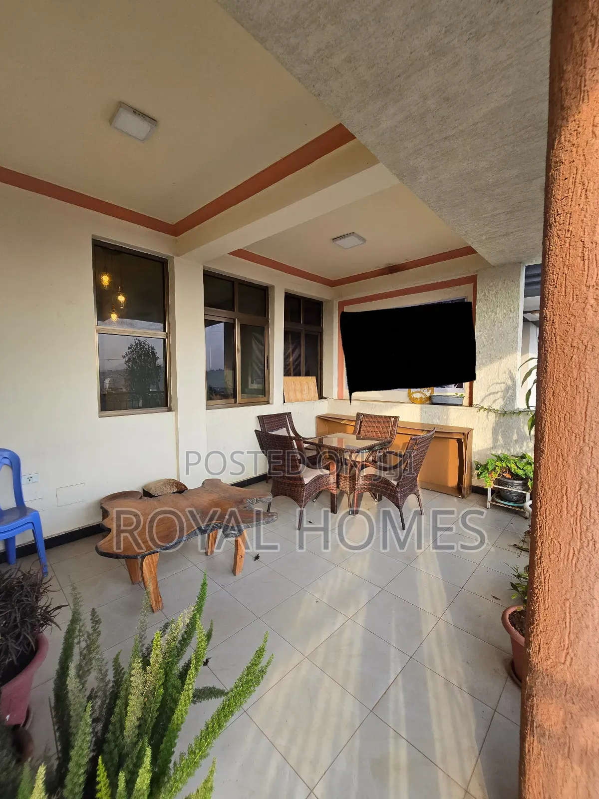 8bdrm House in Kolfe Keranio for sale