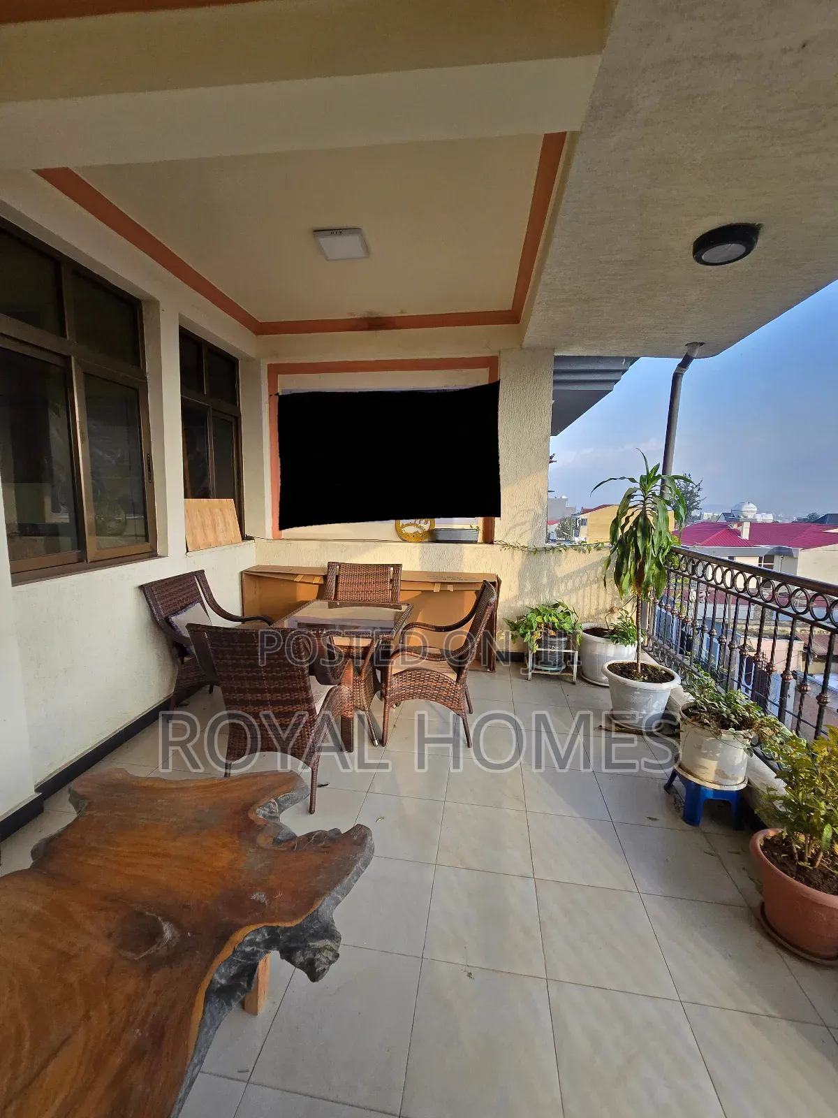 8bdrm House in Kolfe Keranio for sale