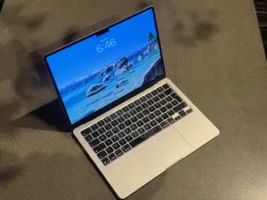 Photo - New Laptop Apple MacBook Air 2025 M4 13-Inch 16GB Apple M4 SSD 256GB