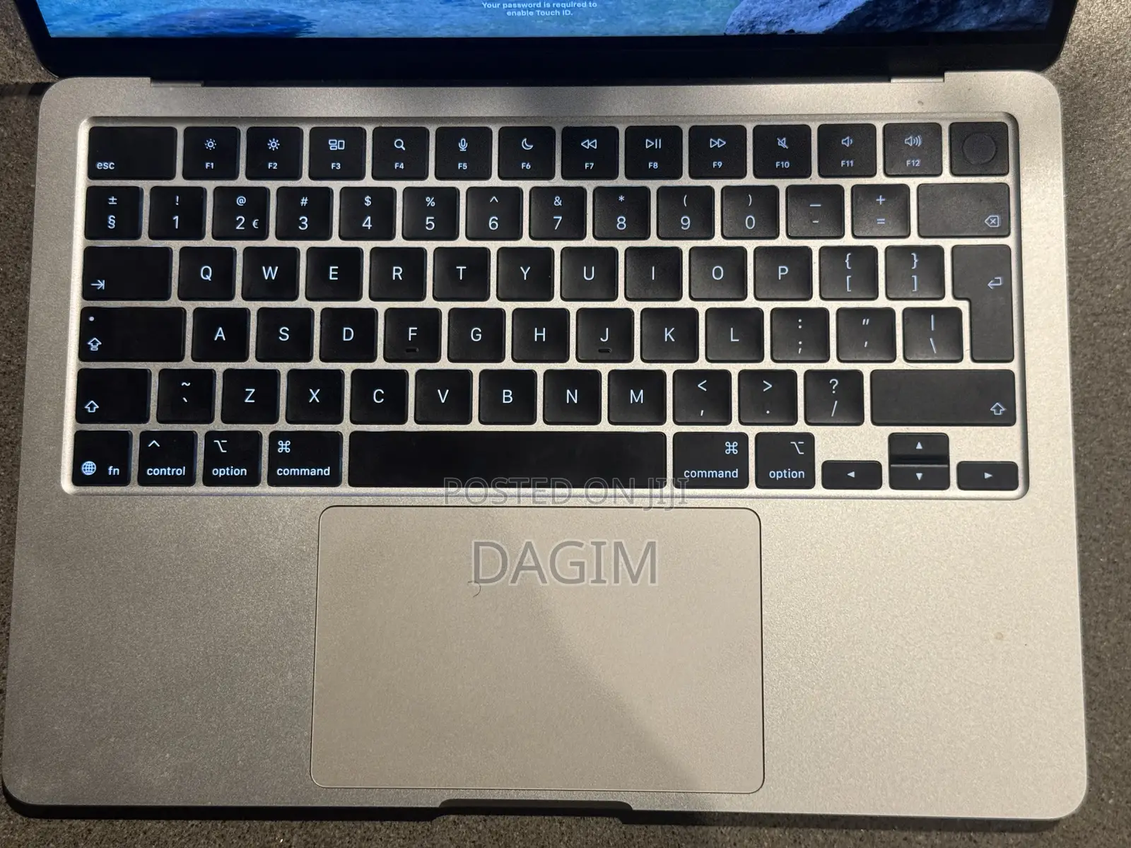 New Laptop Apple MacBook Air 2025 M4 13-Inch 16GB Apple M4 SSD 256GB