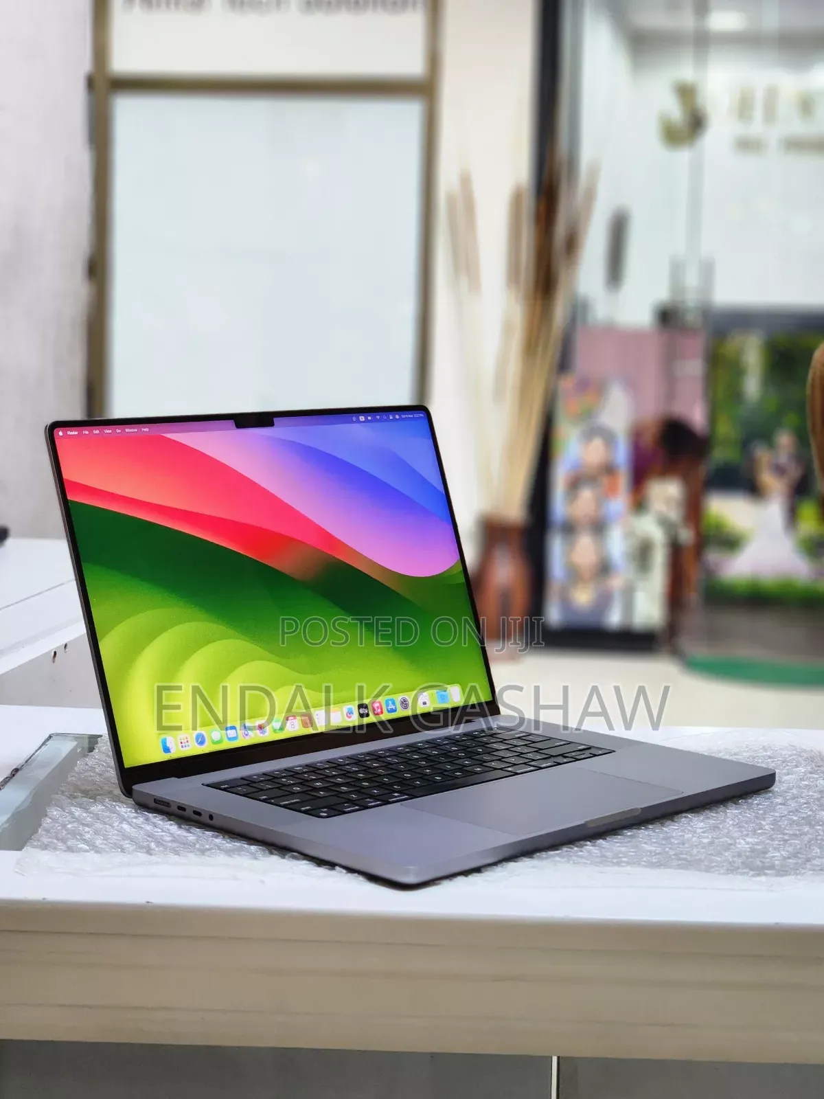 New Laptop Apple MacBook Pro M1 32GB Apple M1 Pro SSD 512GB