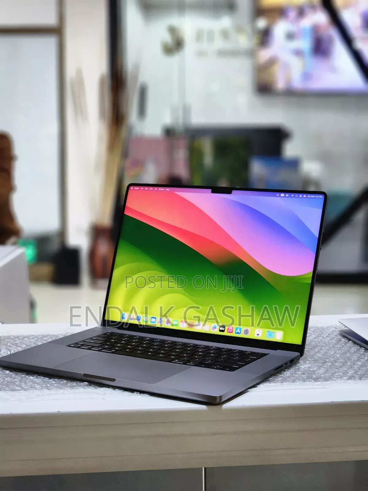 New Laptop Apple MacBook Pro M1 32GB Apple M1 Pro SSD 512GB