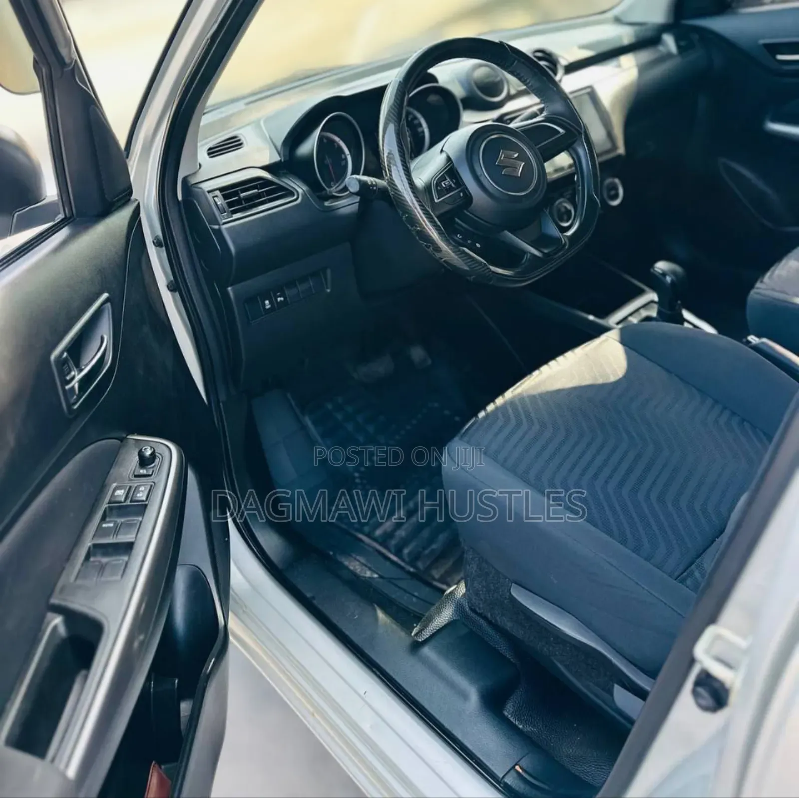 Suzuki Swift 2023 Silver