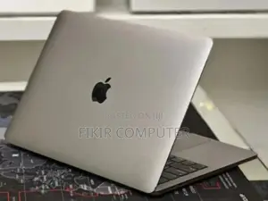 New Laptop Apple MacBook Pro 2016 16GB Intel Core I7 SSD 512GB