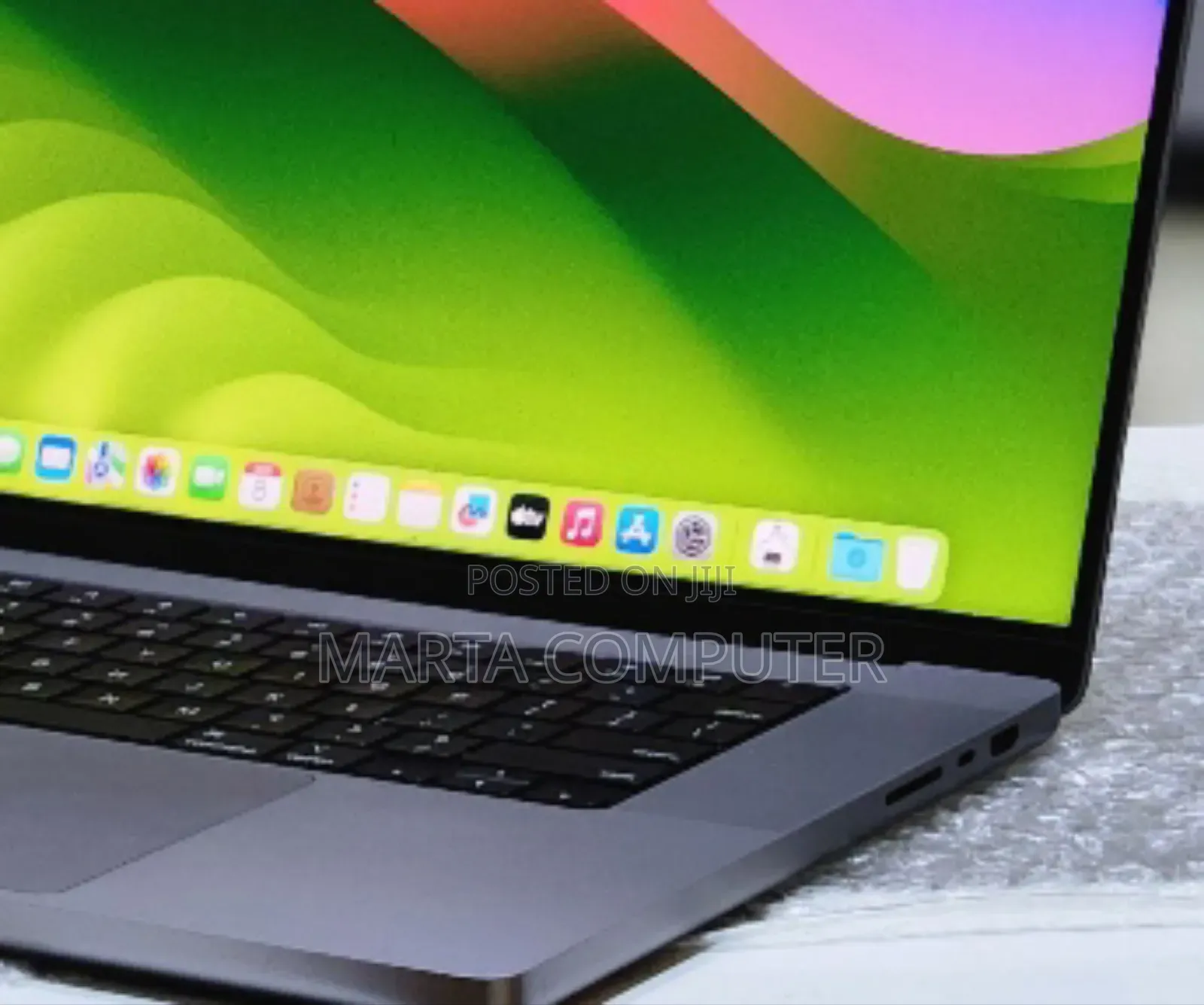 New Laptop Apple MacBook Pro M1 32GB Apple M1 Pro SSD 512GB