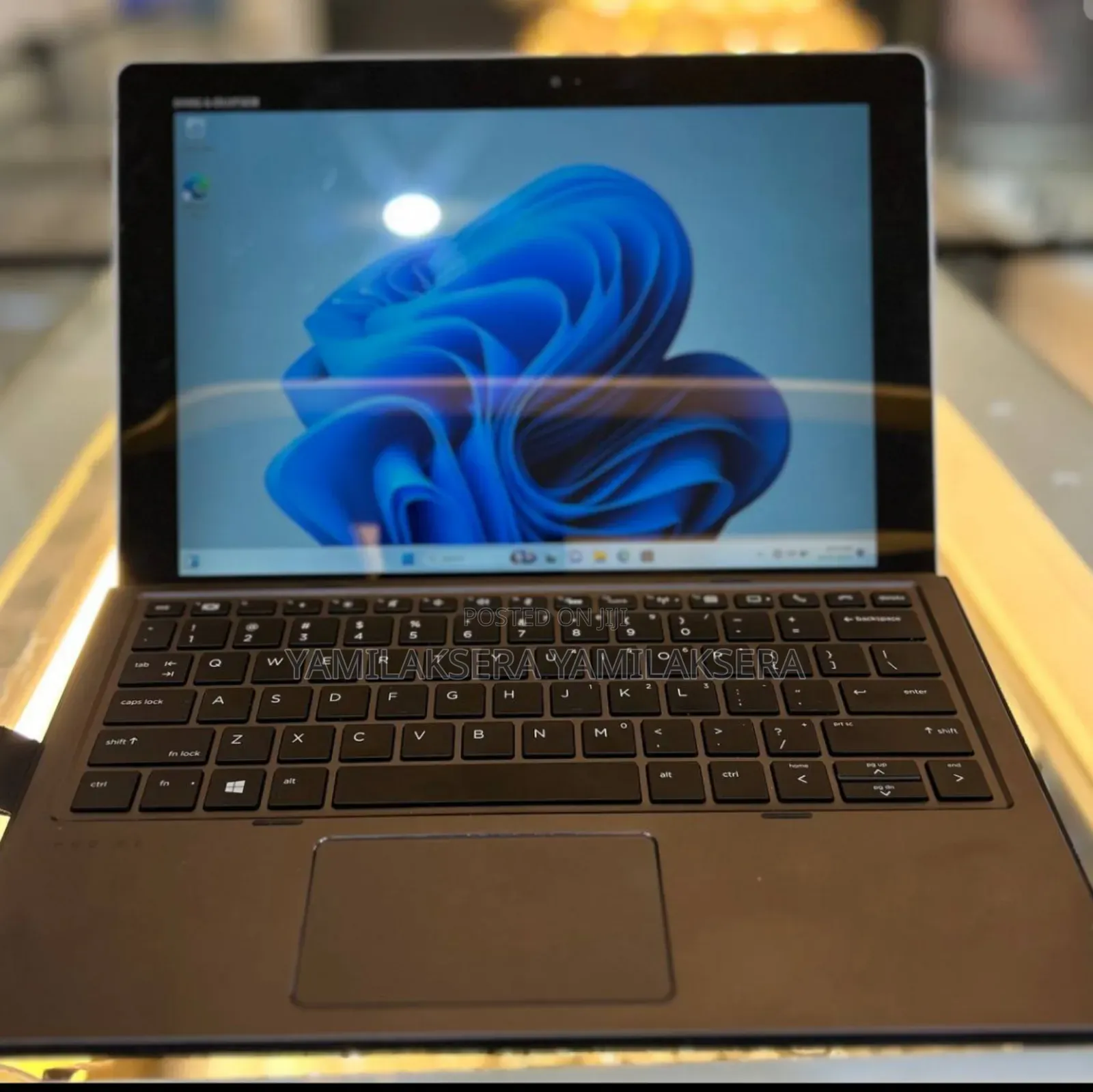 New Laptop HP Elite X2 1012 G2 8GB Intel Core 7 SSD 256GB