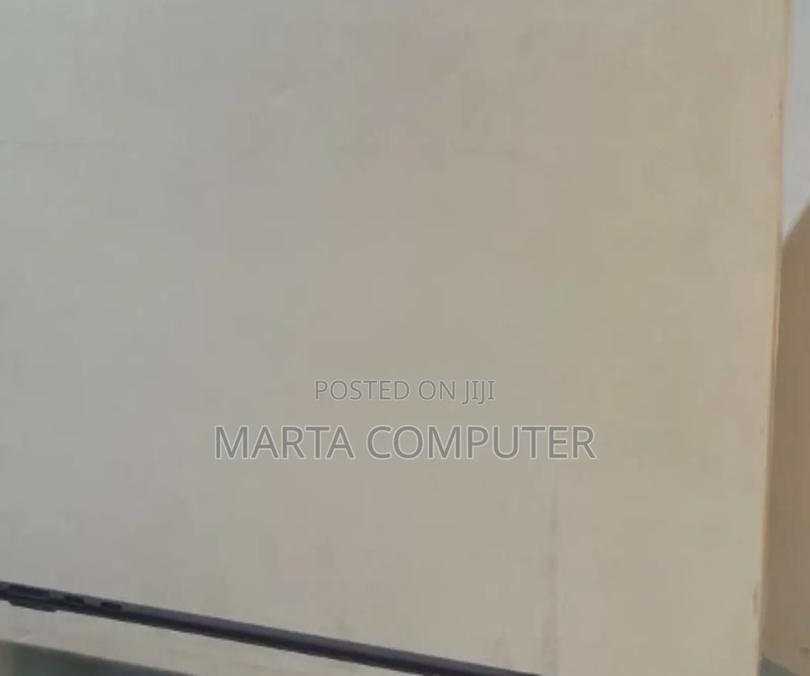 New Apple MacBook Air 2025 M4 13-Inch 16GB Intel Core I9 SSD 256GB